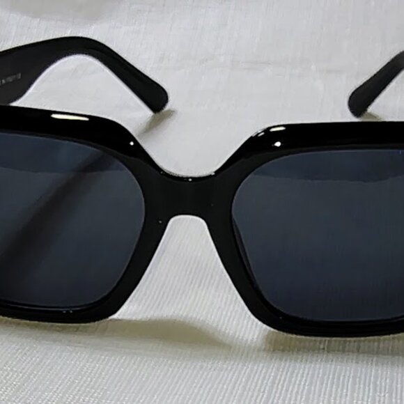LOUIS VUITTON BRAND NEW BLACK SUNGLASSES WITH BLUEISH GRAY LENS -MADE IN ITALY - Picture 8 of 13
